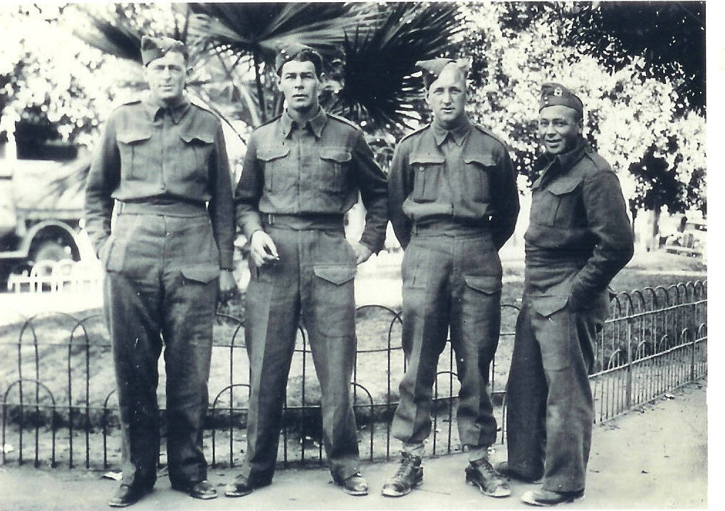 doel christmas 1941 with friends
