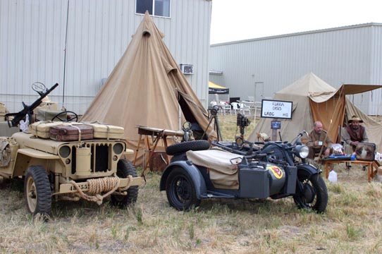 Air show camp with Zundap.jpg (77774 bytes)