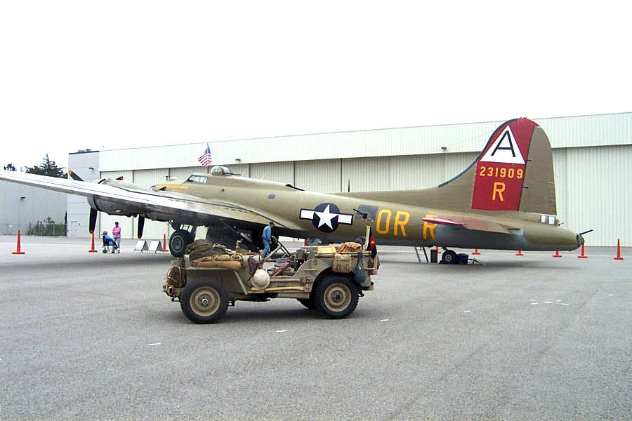 B-17 909.JPG (89007 bytes)