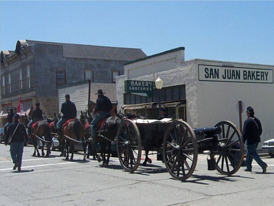Casa de Fruta Troopers.jpg (75062 bytes)