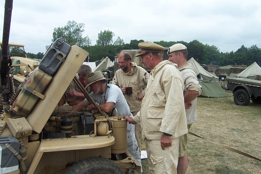 Engine Adjustments.JPG (172590 bytes)