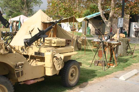 LRDG Camp.jpg (83619 bytes)