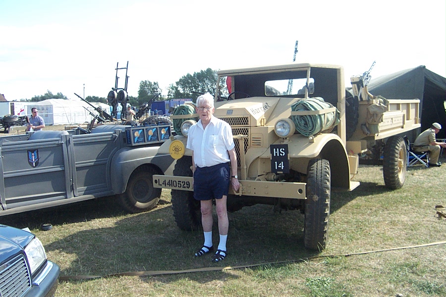 Leslie Sullivan Heavy Section Fitter.JPG (187668 bytes)