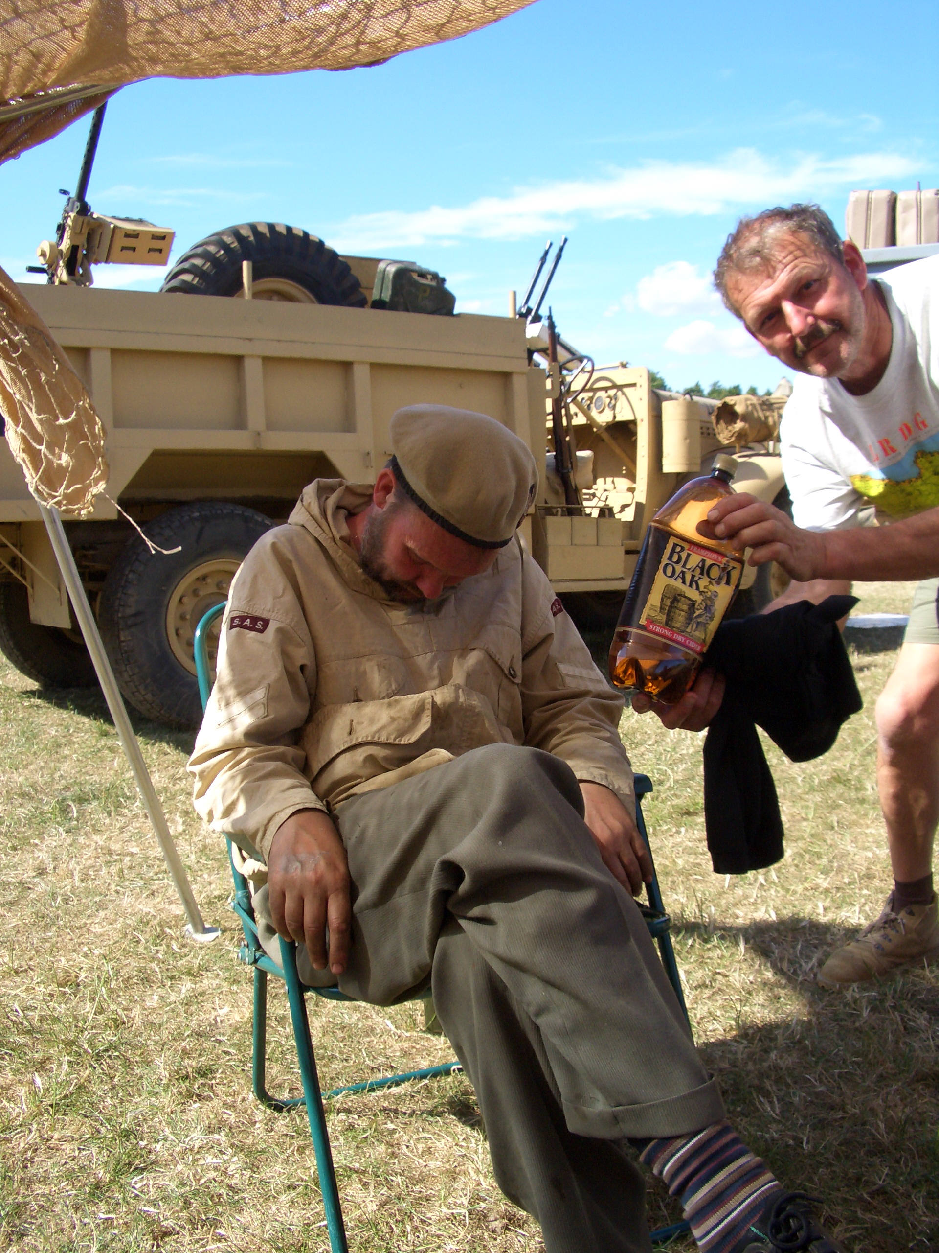 Peter after a hard day.JPG (760899 bytes)