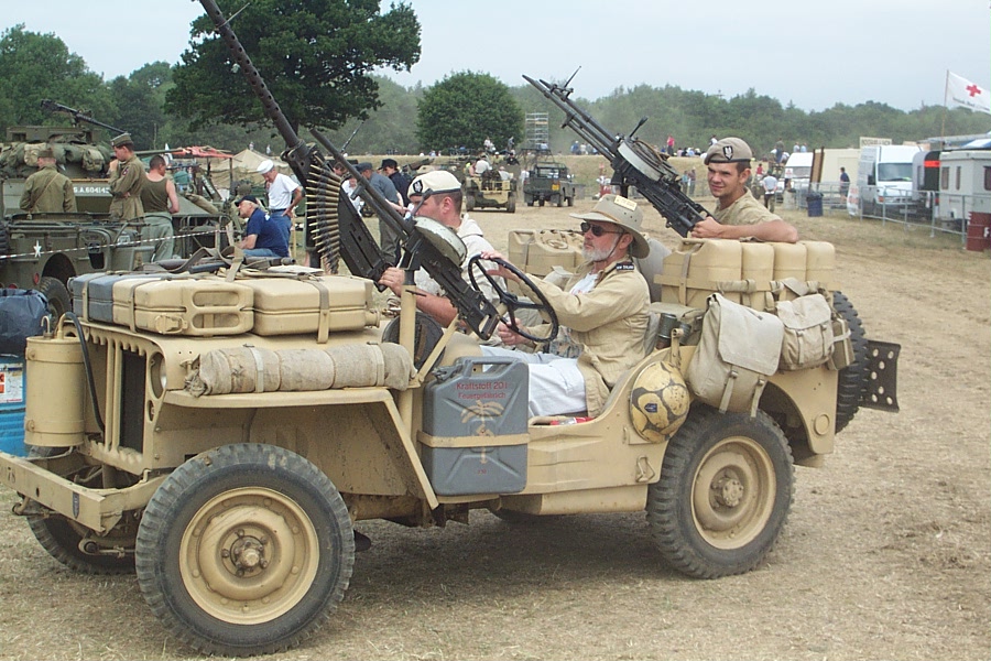 Returning from the Arena.JPG (206509 bytes)