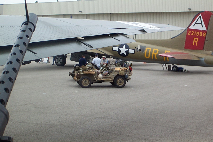 View From B-24 Waist Gun.JPG (158575 bytes)